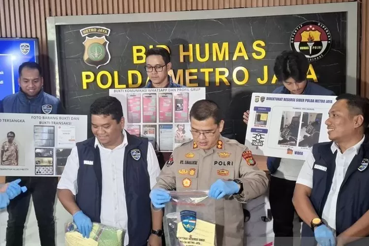 Napi di Lapas Cipinang kendalikan grup open BO pelajar Jakarta dari balik sel, polisi tindak tegas dan usut jaringan prostitusi. (HukamaNews.com / Polda Metro Jaya)