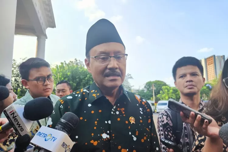 Dana bansos disimpan lama dan saldo mencurigakan, Mensos minta BI selidiki rekening penerima yang terindikasi anomali. (HukamaNews.com / Antara)