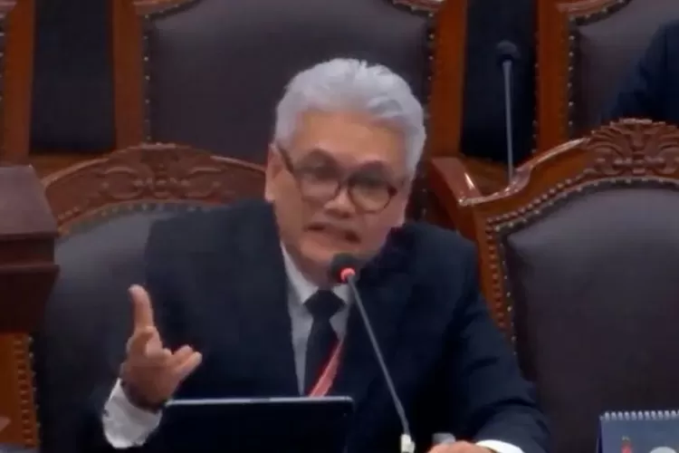 Prof. Ahmad M. Ramli saat beri keterangan di sidang uji materi UU Hak Cipta di MK. (HukamaNews.com / Antara)