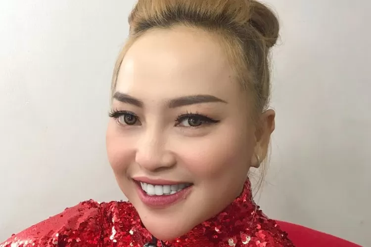 Potret artis sekaligus komedian Tanah Air, Mpok Alpa yang kini telah wafat pada Jumat, 15 Agustus 2025 (HukamaNews.com / Instagram @nina_mpokalpa)