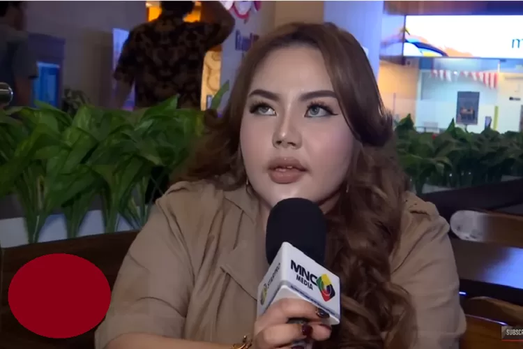 Selebgram Lisa Mariana yakin 100 persen hasil tes DNA yang diumumkan Pusdokkes Polri, Rabu (20/8) adalah anak Ridwan Kamil (Ist)