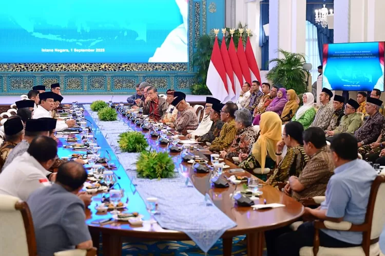 Pimpinan serikat buruh bertemu Presiden Prabowo di Istana Negara bahas aspirasi pekerja. (HukamaNews.com / Presiden RI)