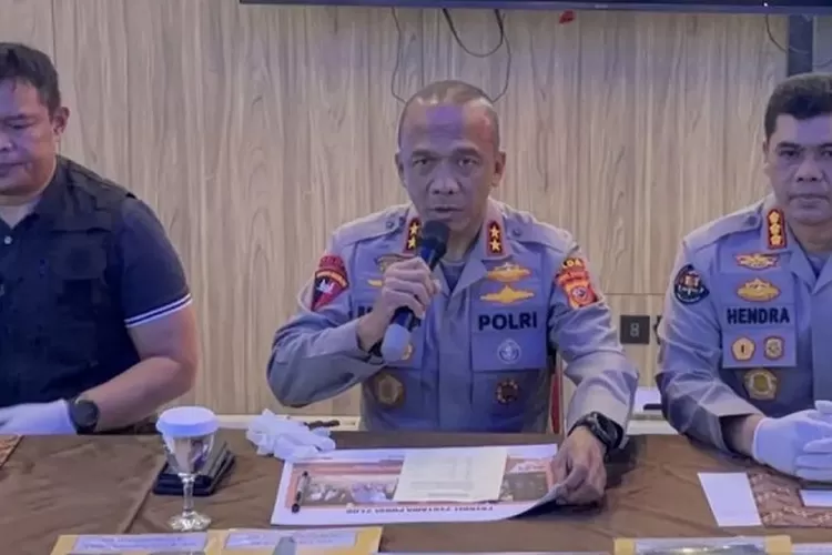 Kapolda Jabar beri keterangan soal 66 polisi terluka dalam demo Bandung (HukamaNews.com / Antara)