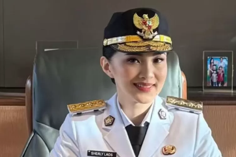 Gubernur Maluku Utara Sherly Tjoanda saat beri pernyataan tegas soal jual beli jabatan. (HukamaNews.com / net)