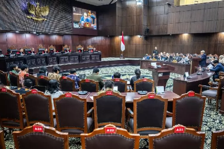 Sidang Mahkamah Konstitusi putusan UU TNI 2025. (HukamaNews.com / MK)
