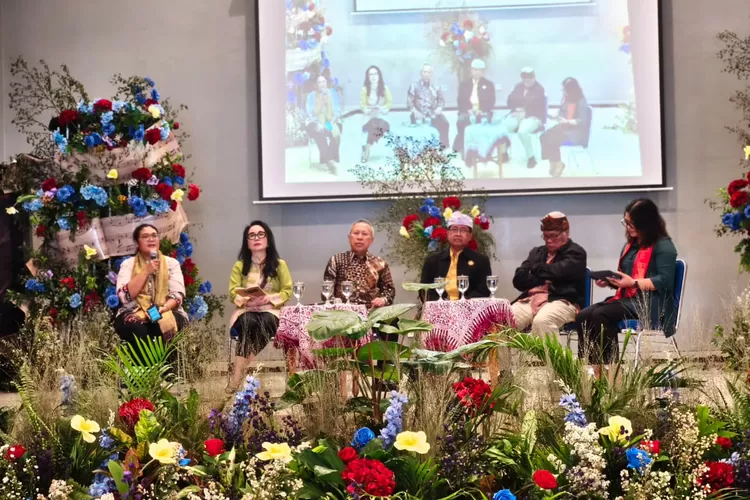 Prof. Syafiq A Mughni, Ketua PP Muhammadiyah sebagai Advisor Program Eco Bhinneka Muhammadiyah dan Board GreenFaith Indonesia, hadir sebagai pembicara seminar 'Eco Talk' pada rangkaian acara Green Campus Blue Seminary di STFT Jakarta&nbsp;22&nbsp;Sept&nbsp;2025