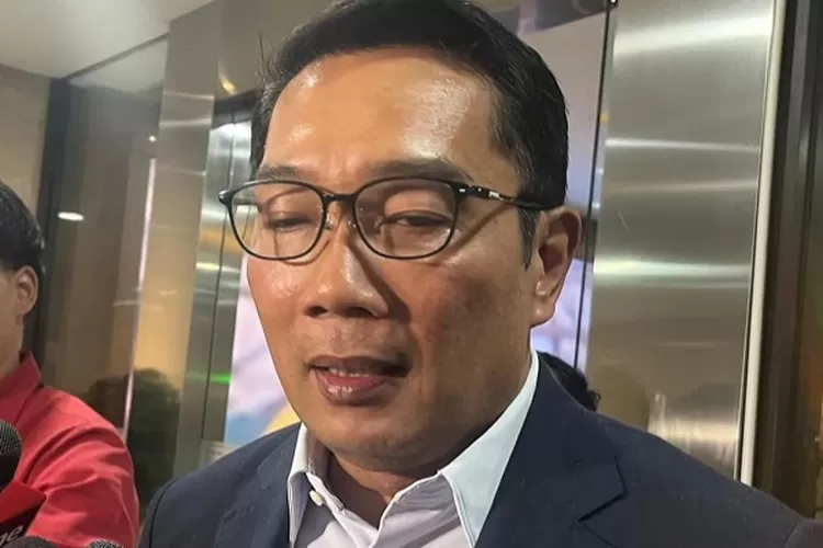 Ridwan Kamil diwawancara media usai dipanggil KPK terkait kasus Bank BJB. (HukamaNews.com / Antara)