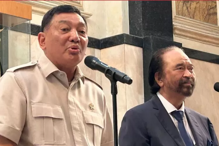 Surya Paloh dan Sjafrie Sjamsoeddin usai pertemuan di kantor Kementerian Pertahanan. (HukamaNews.com / Antara)