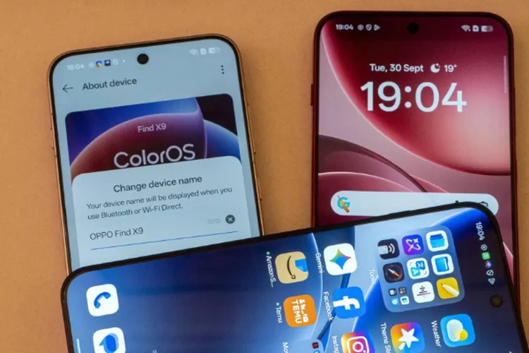 Tampak depan Oppo Find X9 dengan layar OLED datar dan desain premium Velvet Red. (HukamaNews.com / Oppo)
