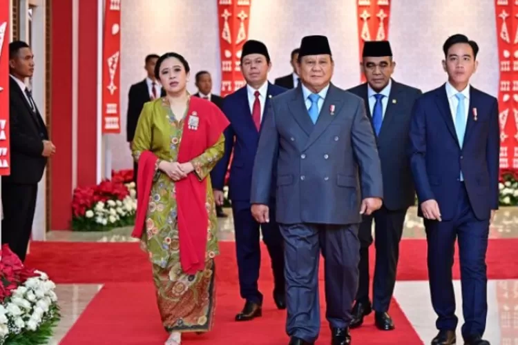 Presiden Prabowo dan Wapres Gibran berfoto jelang Sidang Tahunan MPR/DPR 2025. (HukamaNews.com / Net)