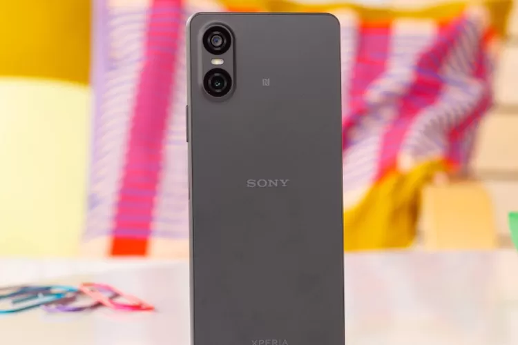 Sony Xperia 10 VI menerima update Android 16 versi stabil dengan peningkatan performa. (HukamaNews.com / GSM arena)