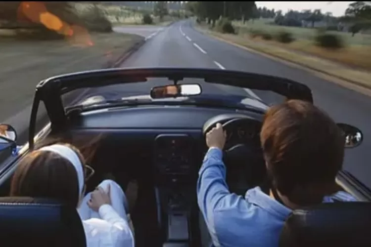 Indonesia bukan satu-satunya yang menggunakan stir mobil kanan. Ada cukup banyak negara lain yang menerapkannya.