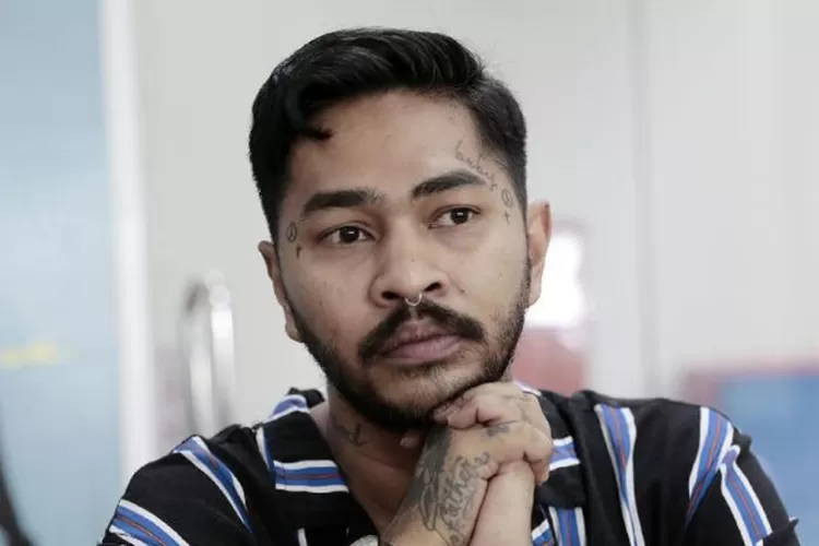 Polisi mengamankan barang bukti narkoba kasus Onad di Jakarta Barat. (HukamaNews.com / Instagram @onadio)