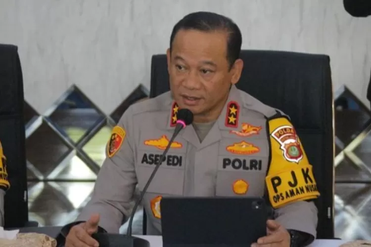 Konferensi pers Polda Metro Jaya umumkan tersangka kasus ijazah Jokowi. (HukamaNews.com / Net)