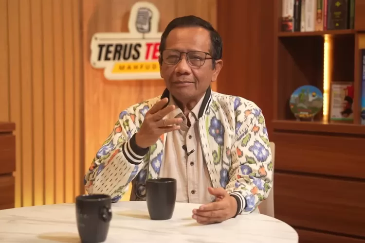 Mahfud MD menyoroti intervensi politik dan krisis kepemimpinan di tubuh Polri. (HUkamaNews.com / Tangkapan layar YouTube&nbsp;Mahfud&nbsp;MD)