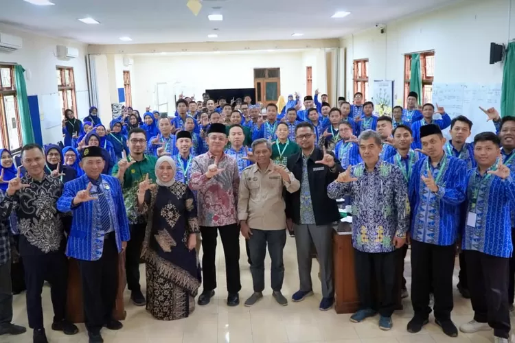 TOT Kader Pintar (Pioner Transisi Energi Indonesia Raya) 1000 Cahaya Muhammadiyah yang diikuti oleh 58 peserta perwakilan guru sekolah Muhammadiyah di seluruh Indonesia.