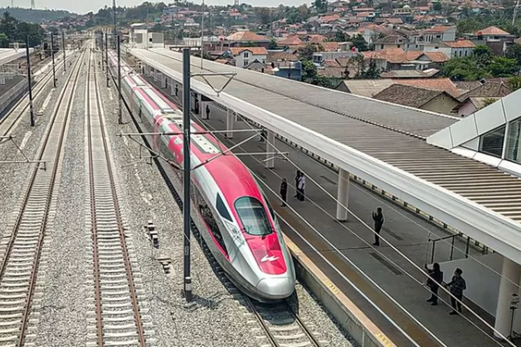 Peta jalur kereta cepat Whoosh dari Halim hingga Tegalluar. (HukamaNews.com / KCIC)