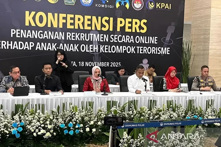 Konferensi pers Densus 88 ungkap 110 anak direkrut terorisme. (HukamaNews.com / Berita Satu)