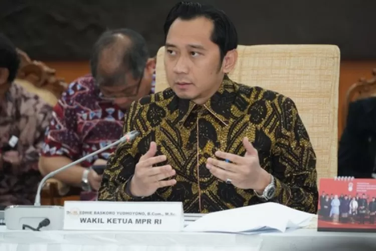 Ibas menghadiri rapat paripurna pengesahan RKUHAP di DPR RI. (HukamaNews.com / DPR-MPR)