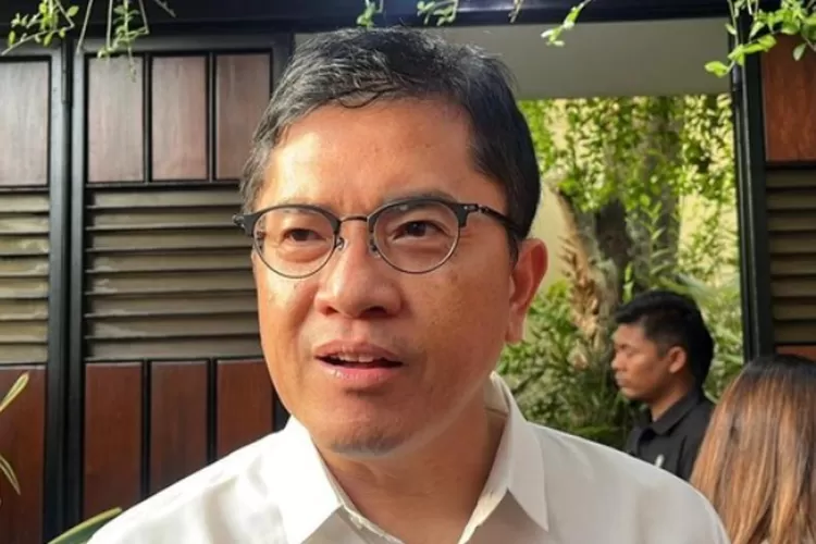 Wakil Ketua Umum PSI Andy Budiman memberikan klarifikasi soal Bandara Morowali. (HukamaNews.com / PSI)