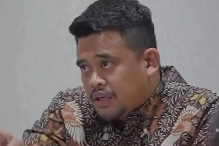 Tanggapan Gubernur Bobby Nasution terkait Warga mengambil makanan dari minimarket saat akses bantuan terputus di Tapteng&ndash;Sibolga. (HukamaNews.com / Instagram.com/@bobbynst)
