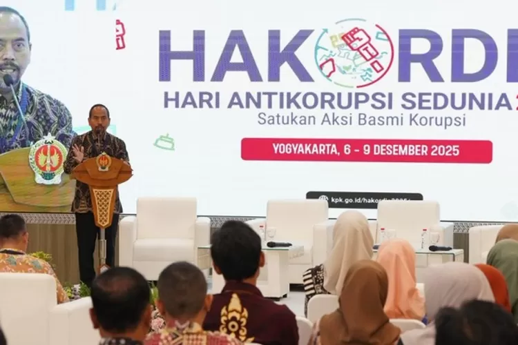 Pejabat KPK dalam konferensi pencegahan korupsi sektor usaha. (HukamaNews.com / Dok. Humas KPK)