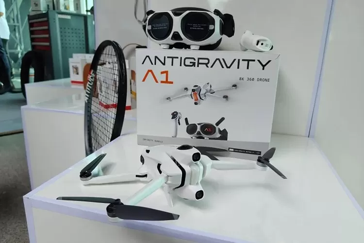 Drone Insta360 Antigravity A1 dengan kamera 360 beresolusi 8K. (HukamaNews.com / Jagat Review)