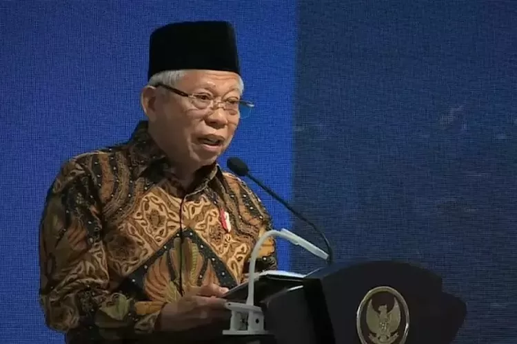 KH Ma&rsquo;ruf Amin menanggapi polemik pemakzulan Gus Yahya di PBNU. (HukamaNews.com / Antara)