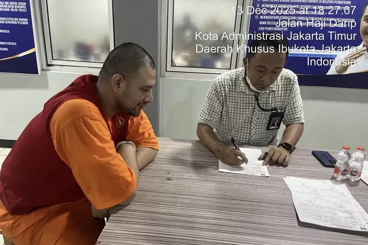 Ammar Zoni saat pemeriksaan administrasi di Lapas Narkotika Jakarta. (HukamaNews.com / Dok Ditjenpas)