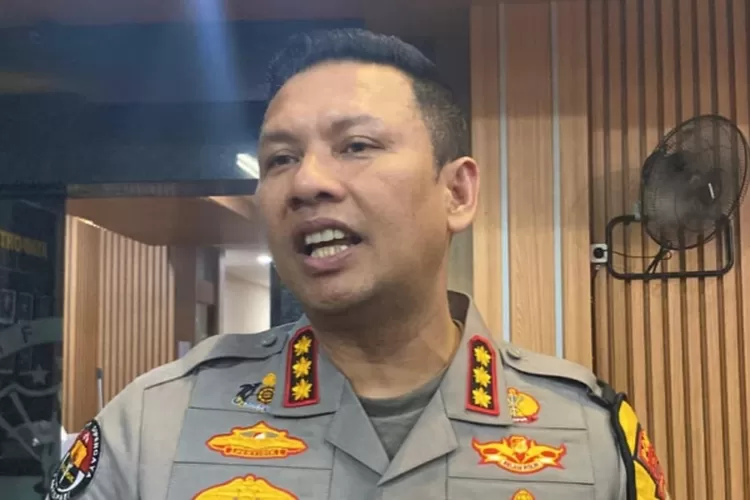 Kabid Humas Polda Metro Jaya jelaskan gelar perkara khusus kasus ijazah Jokowi. (HukamaNews.com / PMJ)