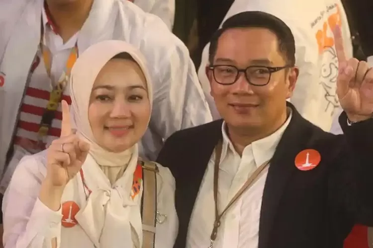 Atalia Praratya dan Ridwan Kamil saat menghadiri acara publik bersama. (HukamaNews.com / Net)