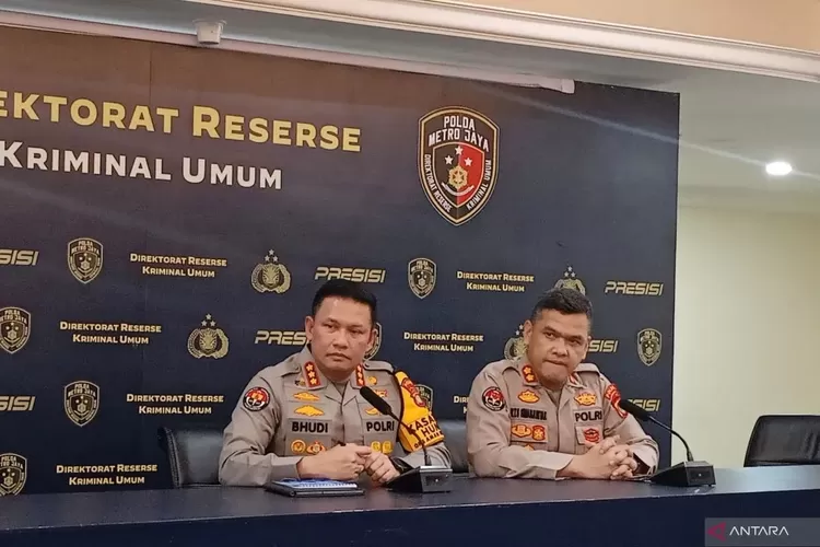 Kuasa hukum Jokowi menghadiri gelar perkara khusus ijazah palsu di Polda Metro Jaya. (HukamaNews.com / POLRI)