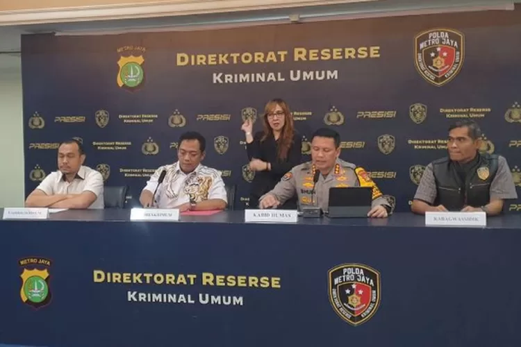 Roy Suryo usai gelar perkara khusus kasus ijazah Jokowi di Polda Metro Jaya. (HukamaNews.com / Polda Metro Jaya)