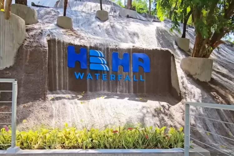 Memiliki Air Terjun Buatan Terbesar Di Indonesia! Inilah HeHa Waterfall ...