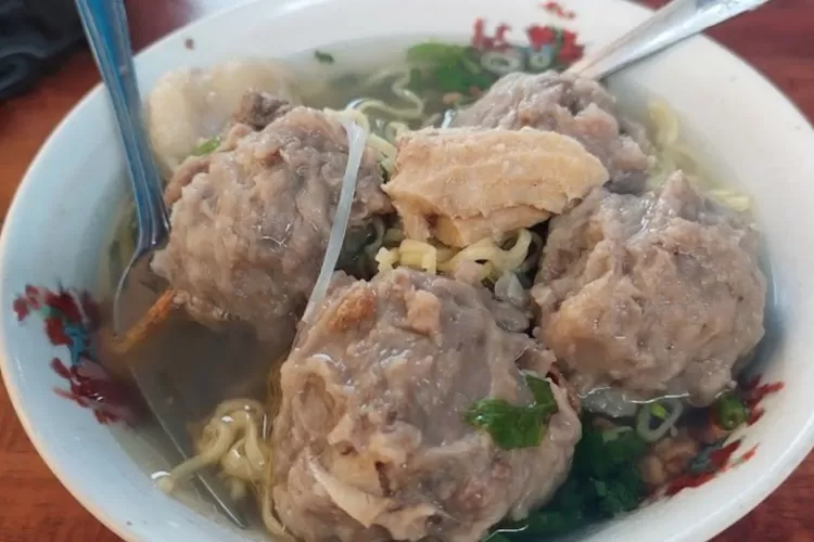 Bakso Urat Pak Mun salah satu kuliner legend di Cilacap yang menjadi kuliner favorit masyarakatnya. (GoogleMaps/Kamera Second)