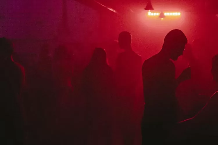 Ilustrasi pergaulan bebas (Unsplash.com/Aleksandr Popov)