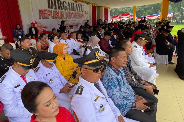 PT NHM menghadiri upacara pengibaran Bendera Merah Putih untuk memperingati HUT Kemerdekaan Republik Indonesia ke-79 di Tobelo, Kabupaten Halmahera Utara, Maluku Utara.