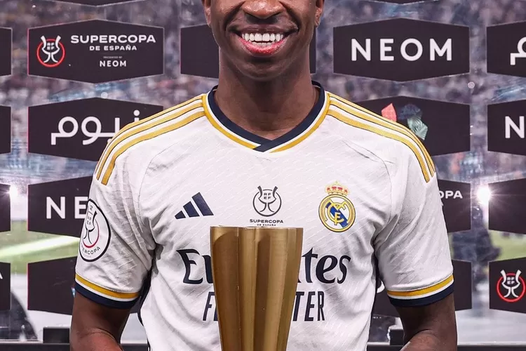 Vini Jr menjadi pemain terbaik di laga Final Piala Super Spanyol 2023/2024 Real Madrid vs Barcelona 4-1. Pada lagi ini, Vini Jr mencetak hattrick (Kalimantansatu.com/Instagram @realmadrid)