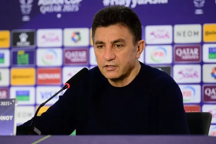 Pelatih Iran Amir Ghalenoei (Kalimantansatu.com/AFC)
