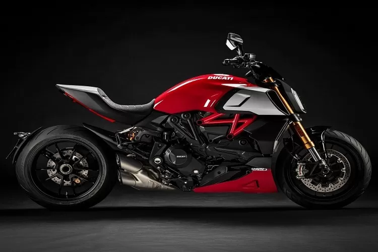 Tenaga Powerful Ducati Diavel S Tampil Kekar Dan Gesit Motor