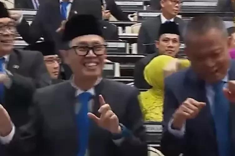Artis sekaligus politikus Eko Patrio viral karena joget saat Sidang Tahunan MPR dan parodi DJ sound horeg (youtube TVR Parlemen)