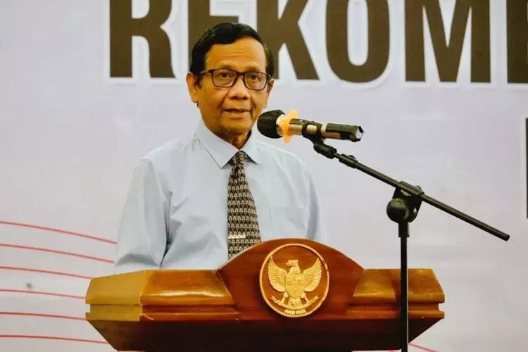 Mahfud MD Mundur Dari Kabinet Jokowi, Berikut Rekam Jejak Dan Prestasi ...