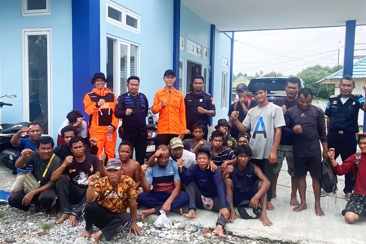 24 penumpang kapal KM Cahaya Sarifa yang dilaporkan tenggelam di Perairan Puungkoilu, Kabupaten Morowali, Sulawesi Tengah, (Metrosulteng)