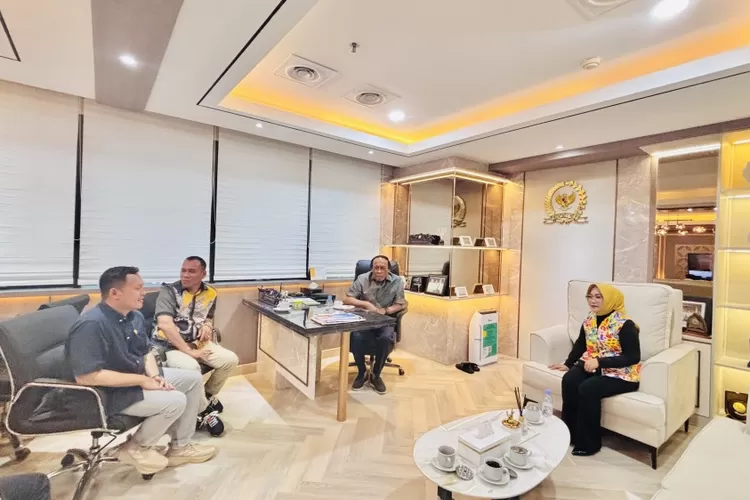 Wakil Bupati Morowali, Ireane Iliyas bertemu Muhidin Moh Said di gedung DPR RI  (Ist)