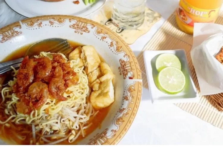 Kuliner Khas Ini 7 Info Lontong Mie Enak Di Surabaya Memiliki Cita