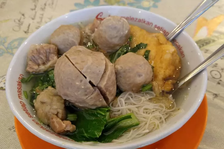 Jangan Lewatkan 5 Tempat Makan Bakso Favorit Di Bandung, Ada Yang ...