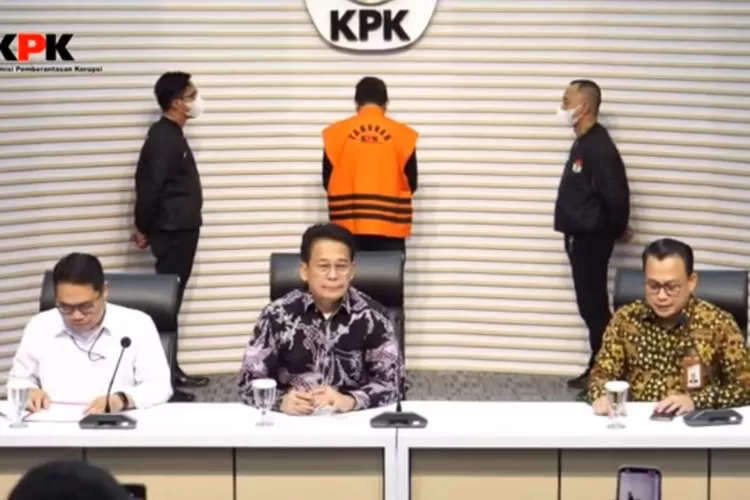 Bupati Sidoarjo Ahmad Muhdlor Resmi Ditahan Oleh KPK Dalam Kasus ...