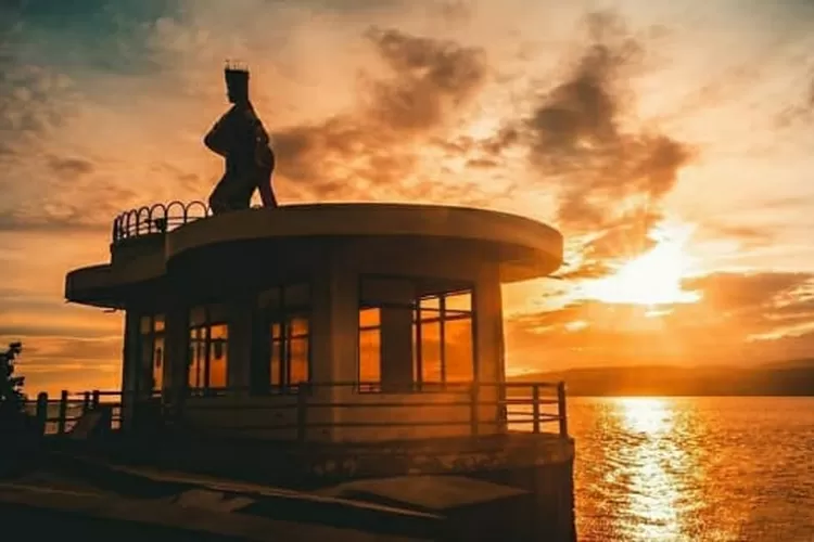 Pantai Watudodol, Destinasi Wisata di Banyuwangi Yang Sangat Indah (travelingbanyuwangi)