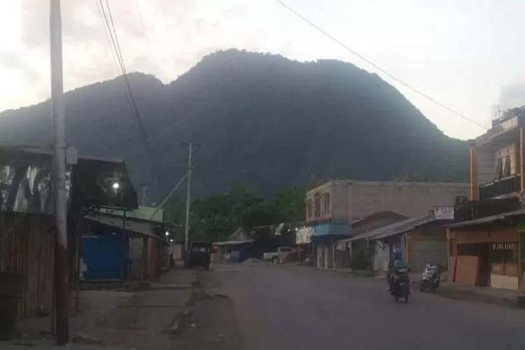 Salah satu pemandangan di Borong ibu kota Kabupaten Manggarai Timur beberapa waktu lalu. (Foto: KLIKLABUANBAJO.ID)