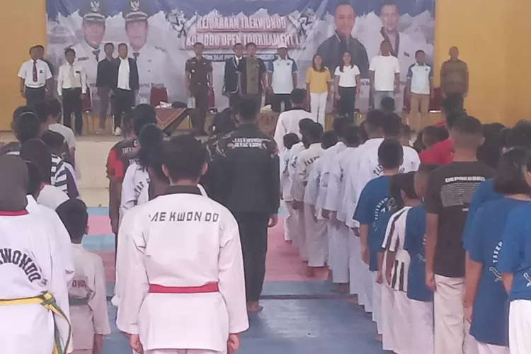 Acara pembukaan kejuaraan taekwondo Komodo Open Turnamen di Gor Labuan Bajo, Kamis (27/6/2024) sore. (Foto: KLIKLABUANBAJO.ID)